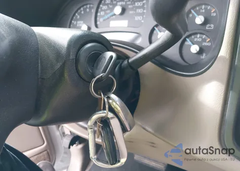 2005 Chevrolet Silverado 1500 Ls из США, поврежденный, VIN 2GCEC13T951159829